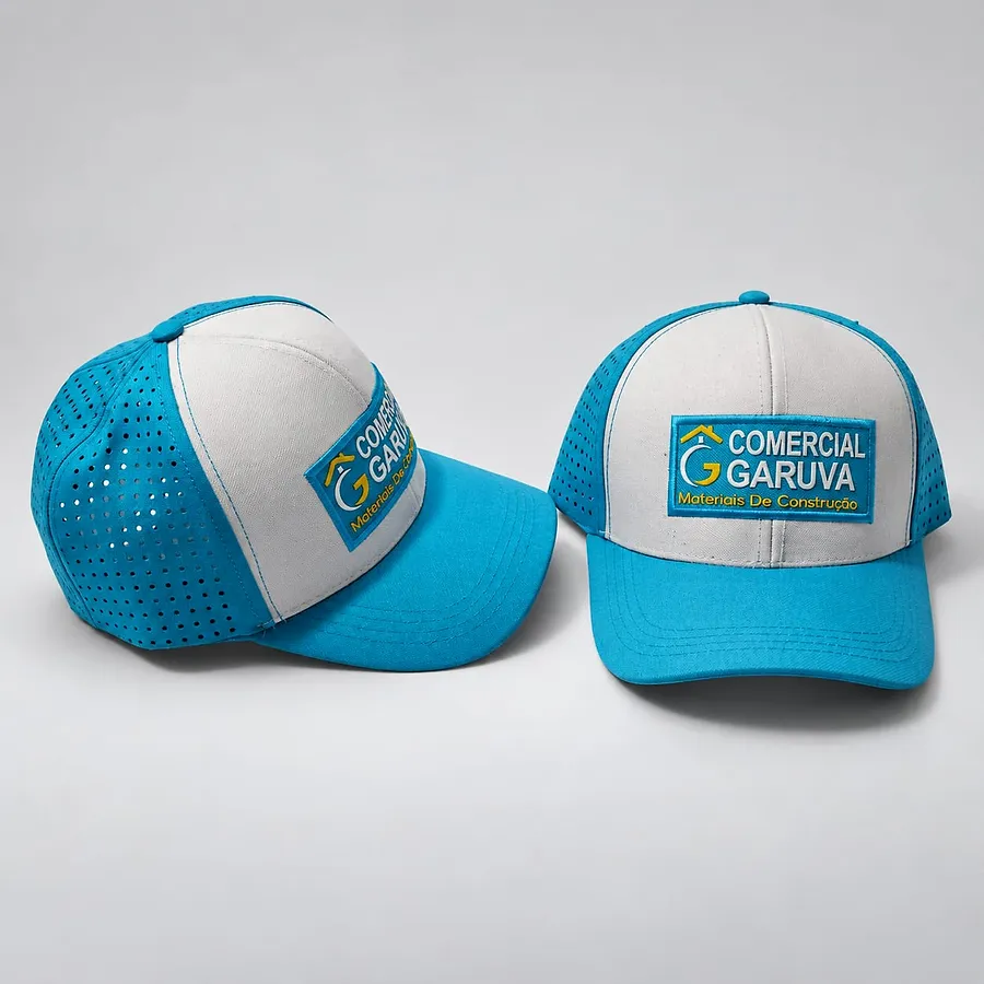 Bonés branco e azul com patch de loja de materiais de construção